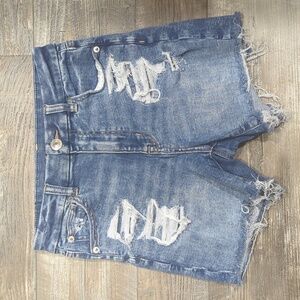 3/$50 AMERICAN EAGLE AE High Rise destroyed/distressed cut-off denim shorts sz0